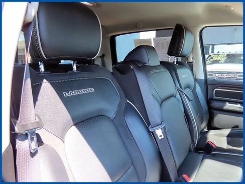 Used 2022 RAM 1500 Laramie AWD/4WD image 10