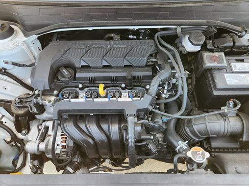 Used 2024 Hyundai Venue SEL FWD image 34