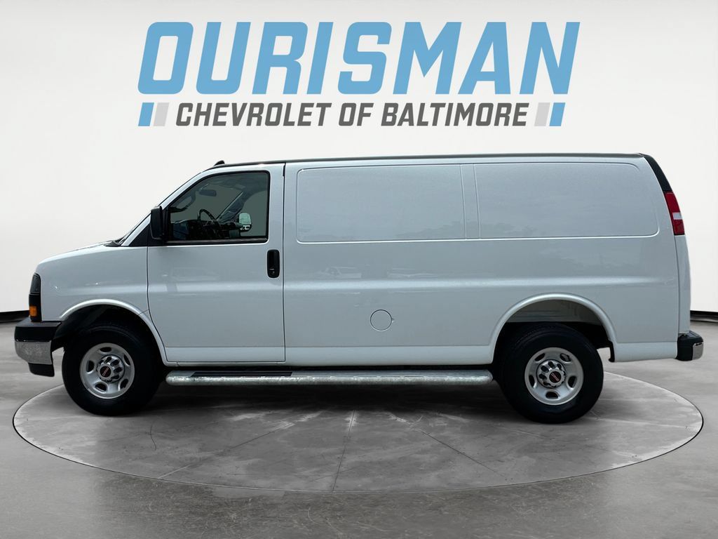 Used 2025 GMC Savana 2500 w/ Driver Convenience Package RWD image 3