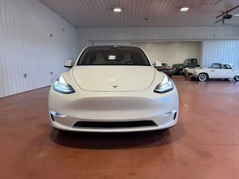 Used 2020 Tesla Model Y Long Range image 5