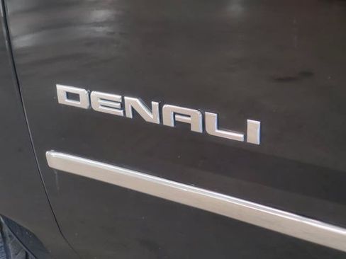Used 2020 GMC Yukon Denali w/ Denali Ultimate Package AWD/4WD image 14
