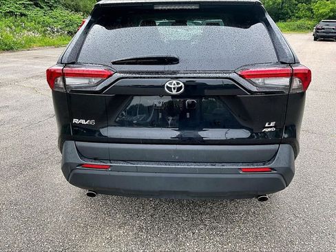 Used 2025 Toyota RAV4 LE AWD/4WD image 10