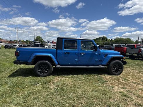 Used 2022 Jeep Gladiator Sport AWD/4WD image 14