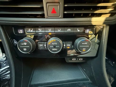 Used 2021 Volkswagen Jetta R-Line w/ R-Line Cold Weather Package image 30