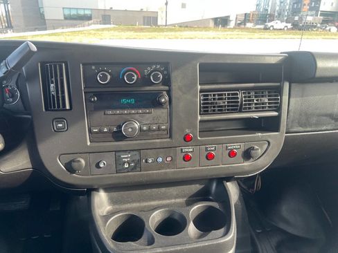 Used 2014 Chevrolet Express 2500 image 11
