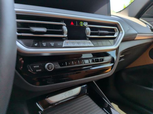 Used 2024 BMW X3 xDrive30i w/ Premium Package w/ZPA AWD/4WD image 19