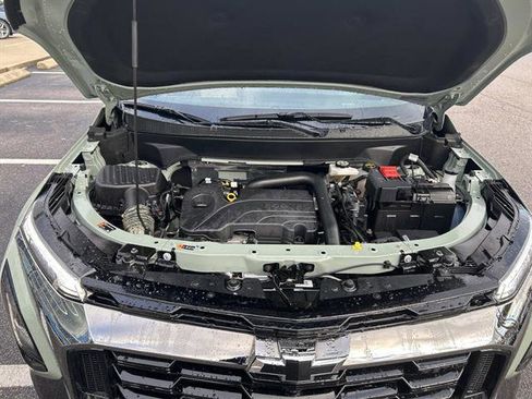 Used 2025 Chevrolet Equinox ACTIV w/ Safety and Technology Package image 9