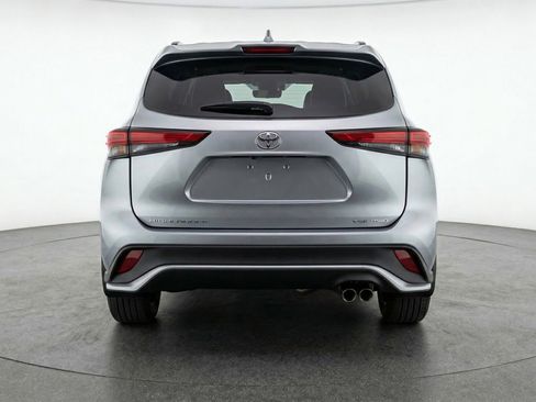 Used 2025 Toyota Highlander XSE AWD/4WD image 7