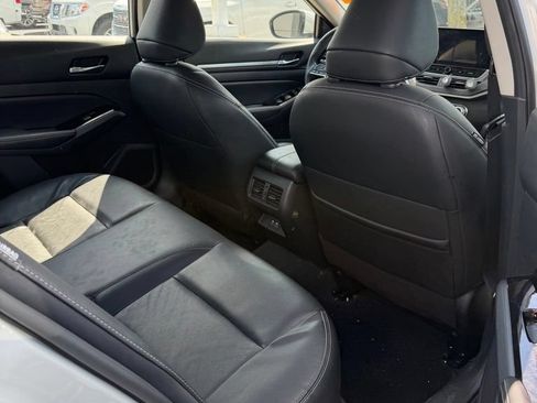 Used 2024 Nissan Altima 2.5 SL FWD image 10