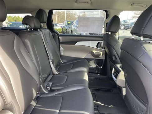New 2026 Kia Carnival LXS image 22