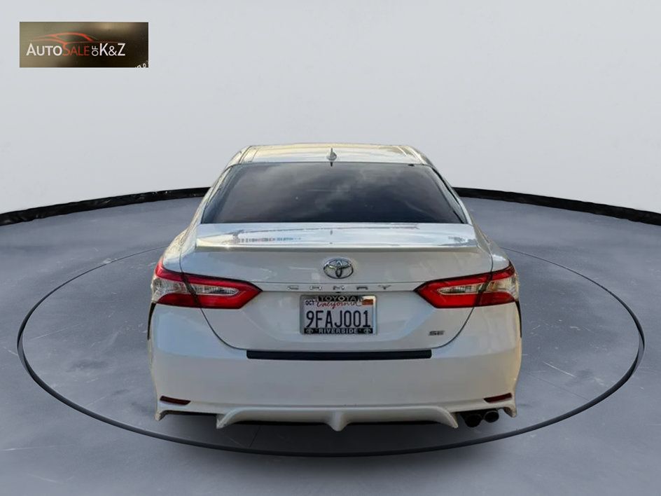 Used 2020 Toyota Camry SE FWD image 5