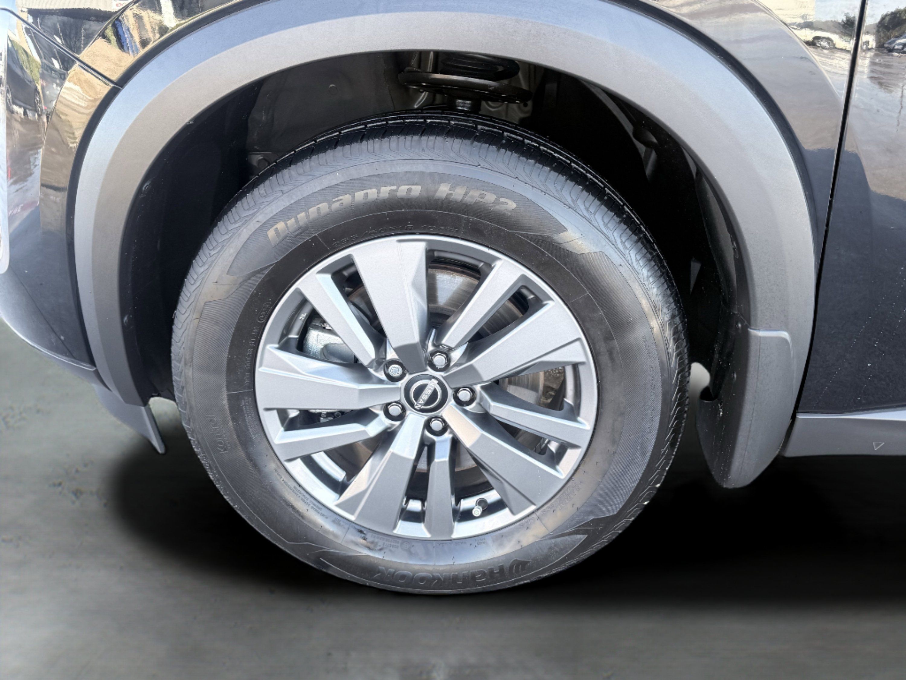 Used 2025 Nissan Pathfinder S AWD/4WD image 10