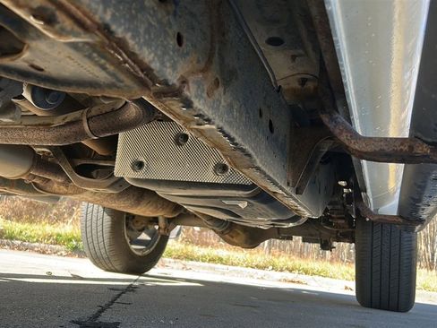 Used 2021 Nissan Frontier SV w/ Midnight Edition Floor Mats image 14