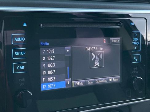 Used 2017 Toyota Corolla L image 20