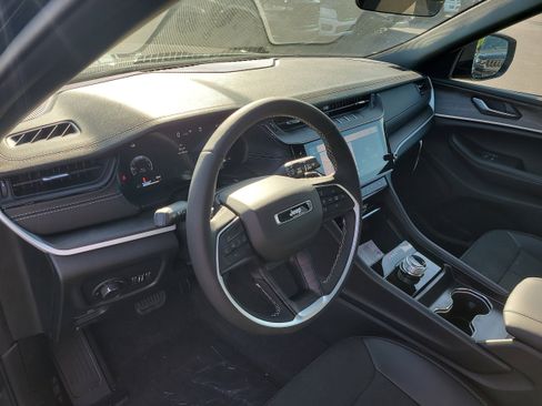 New 2026 Jeep Grand Cherokee L 2WD image 16