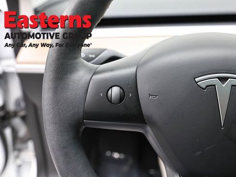 Used 2023 Tesla Model 3 Standard Range image 15