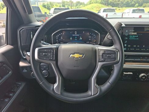 Used 2025 Chevrolet Silverado 2500 LT w/ Convenience Package AWD/4WD image 19