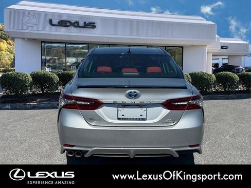 Used 2021 Toyota Camry XSE image 4