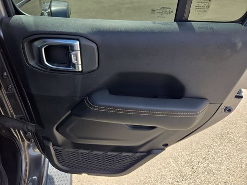 Used 2025 Jeep Gladiator Sport AWD/4WD image 26
