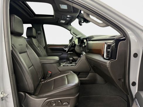 Used 2025 GMC Sierra 1500 Denali w/ Denali Reserve Package AWD/4WD image 12