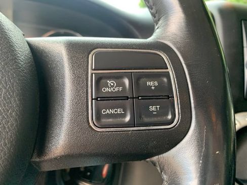 Used 2018 Jeep Wrangler Unlimited Sahara w/ Connectivity Group AWD/4WD image 14