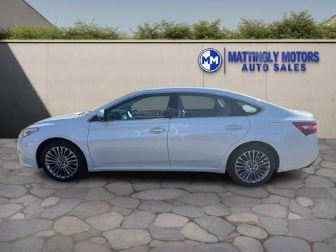 Used 2017 Toyota Avalon Limited image 6