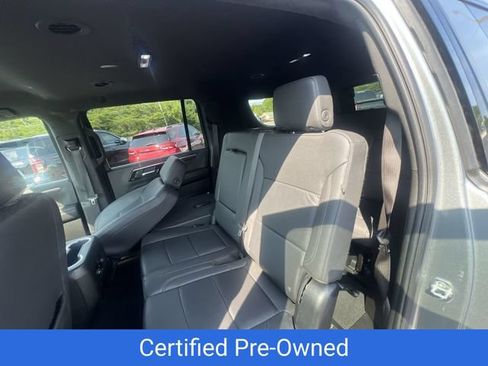 Certified 2025 Chevrolet Suburban Z71 AWD/4WD image 30