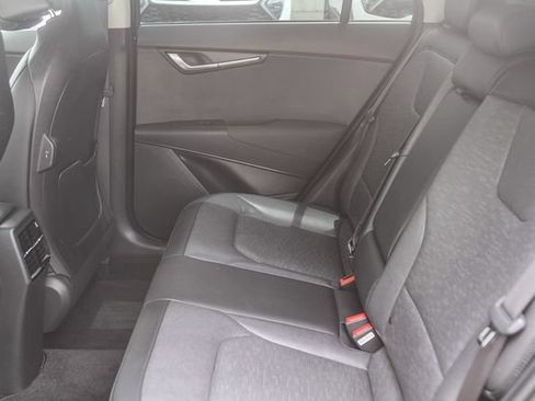 Used 2023 Kia Niro SX Touring FWD image 19