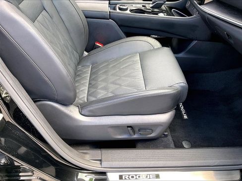 Used 2023 Nissan Rogue Platinum w/ Platinum Premium Package AWD/4WD image 38