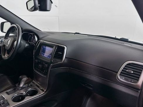 Used 2018 Jeep Grand Cherokee Limited image 29