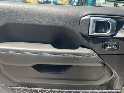 Used 2020 Jeep Wrangler Unlimited Rubicon w/ Advanced Safety Group AWD/4WD image 15