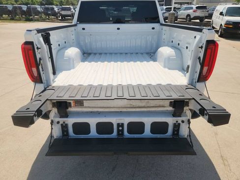 Used 2025 GMC Sierra 1500 SLT AWD/4WD image 32