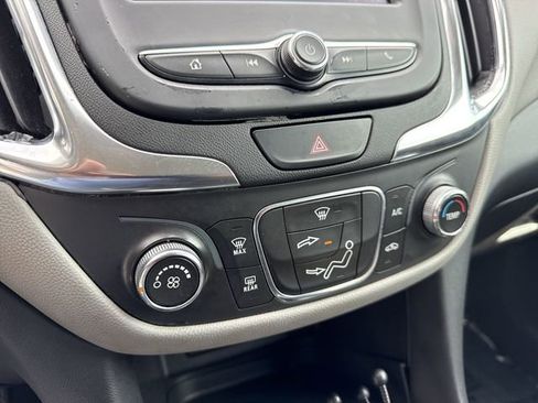 Used 2021 Chevrolet Equinox LS FWD image 19