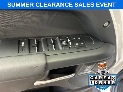 Used 2025 Land Rover Defender 110 S AWD/4WD image 12