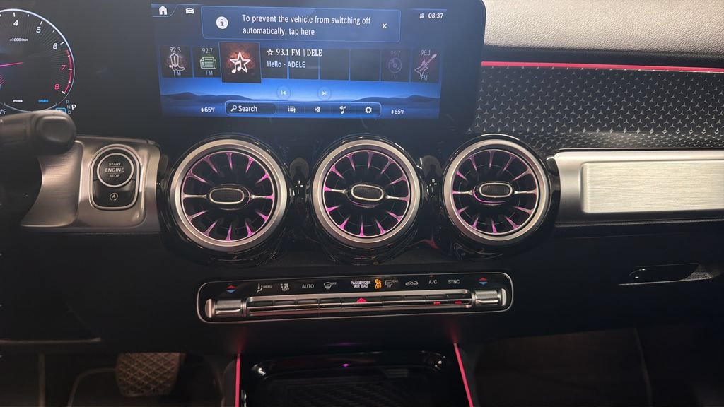 Used 2025 Mercedes-Benz GLB 250 4MATIC image 11