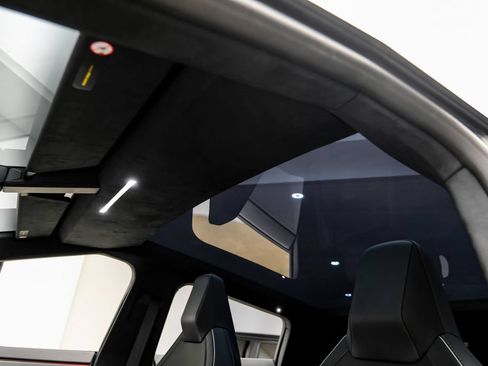 Used 2024 Tesla Cybertruck AWD Crew Cab image 9