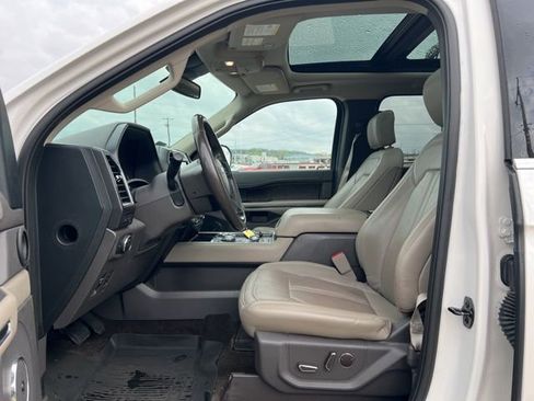 Used 2018 Ford Expedition Limited w/ Equipment Group 301A AWD/4WD image 7