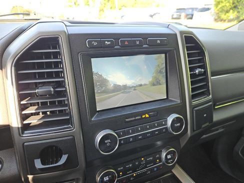 Used 2020 Ford Expedition XLT w/ Equipment Group 202A AWD/4WD image 27