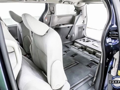 Used 2020 Toyota Sienna L image 36