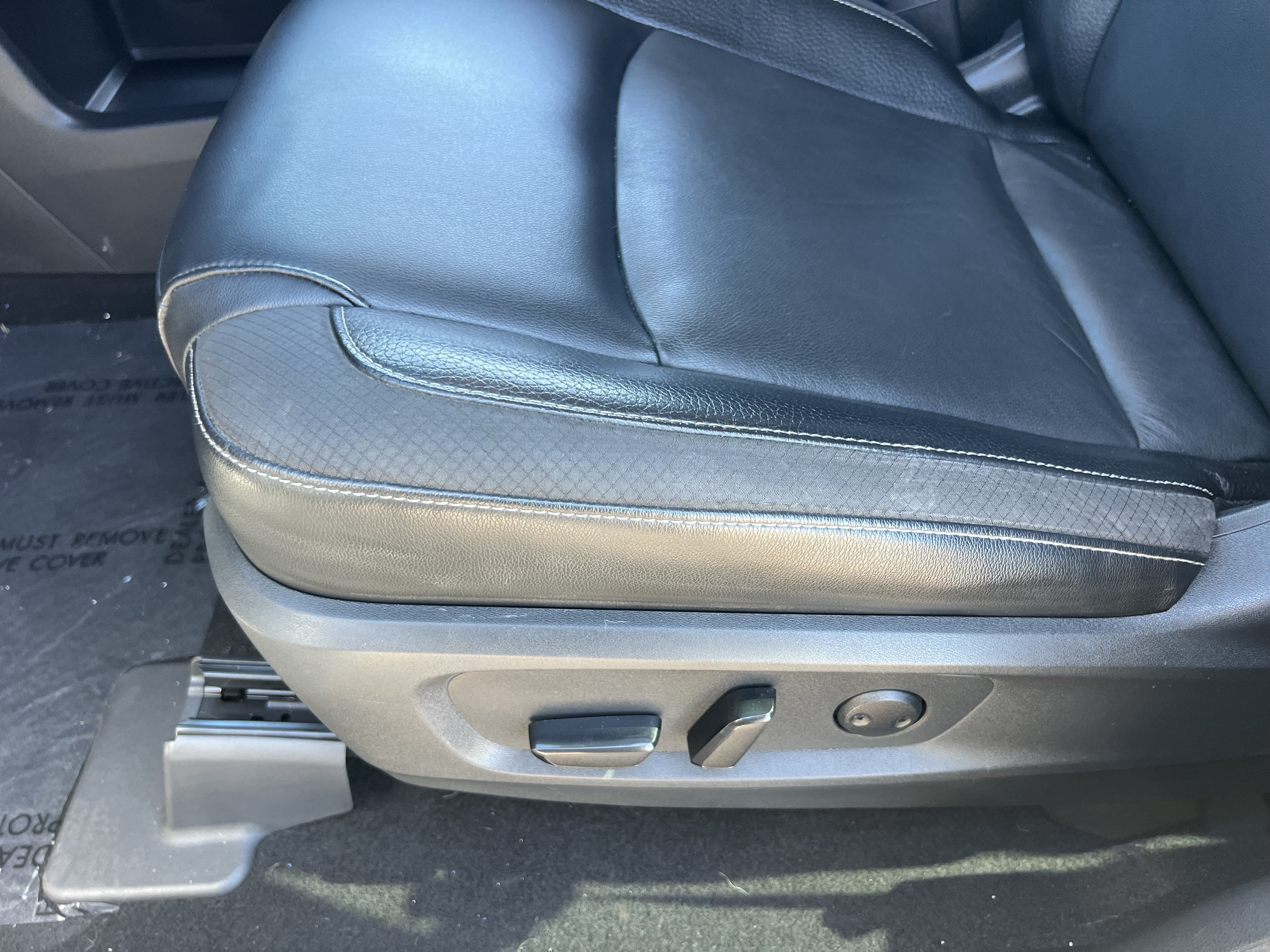 Used 2022 Nissan Pathfinder SL FWD image 19