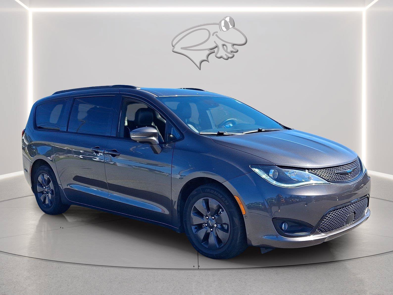 Used 2020 Chrysler Pacifica Limited w/ Advanced Safetytec Group FWD image 6