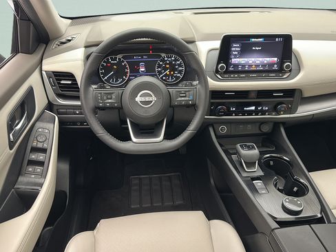 Used 2023 Nissan Rogue SV w/ SV Premium B Package AWD/4WD image 11