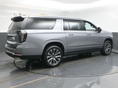 New 2026 Chevrolet Suburban High Country AWD/4WD image 29