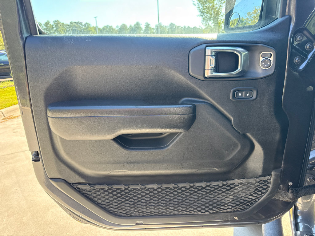 Used 2021 Jeep Gladiator Sport AWD/4WD image 13