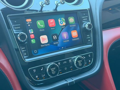 Used 2018 Bentley Bentayga image 15