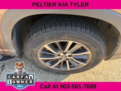 Used 2017 Toyota Highlander XLE image 16