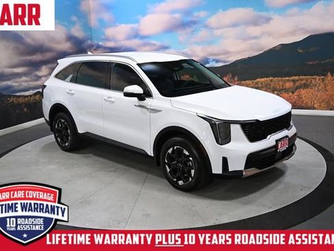 Used 2025 Kia Sorento S image 2