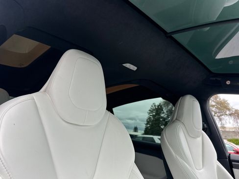 Used 2018 Tesla Model X 100D image 25