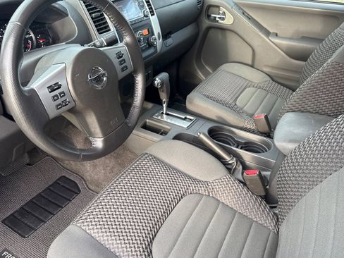 Used 2017 Nissan Frontier SV w/ SV Value Truck Package image 11