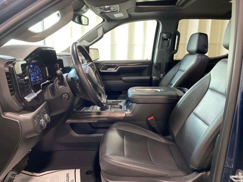 Used 2022 Chevrolet Silverado 1500 LTZ AWD/4WD image 6